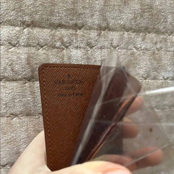 Louis Vuitton Monogram Card Holder - Picture 4 of 5